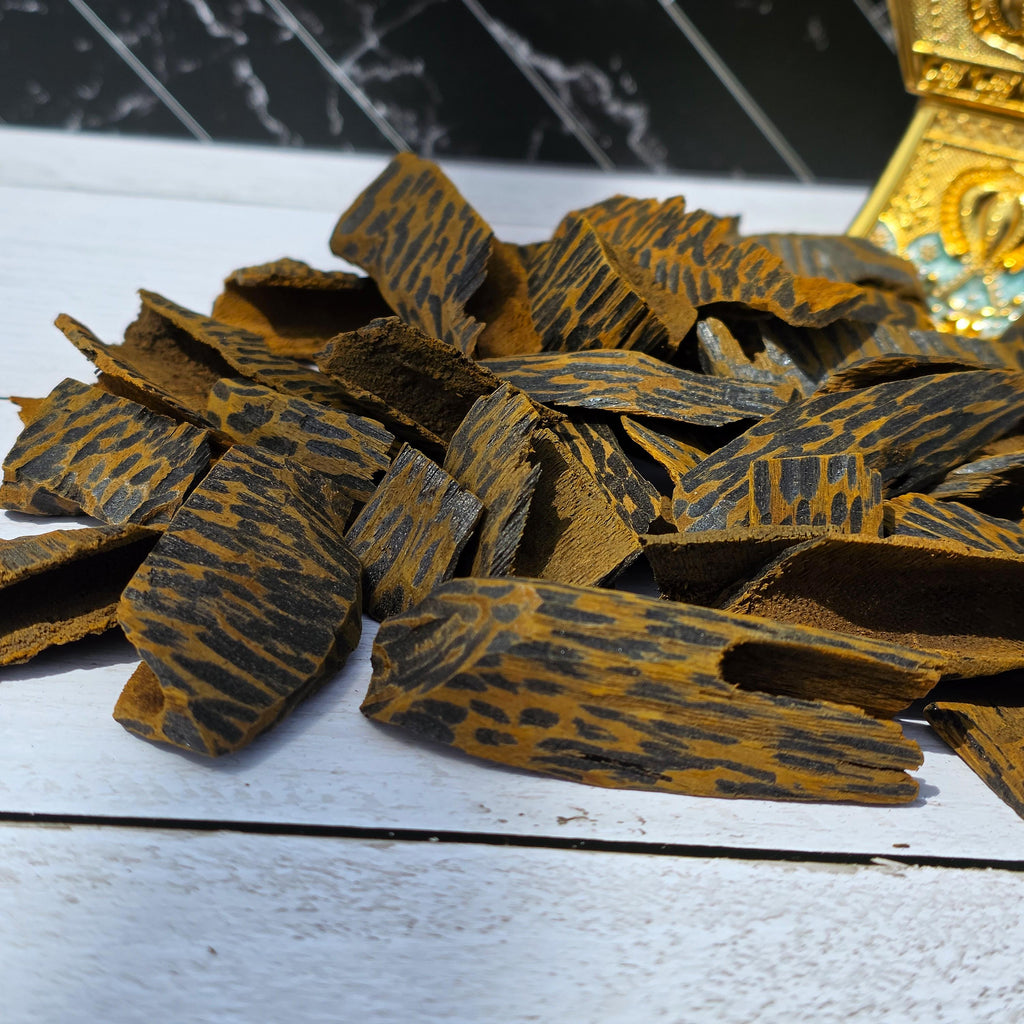 Muri Muhassan Oud Chips – Super Grade Vietnamese Agarwood Infused with Natural Oud Resin | Deep, Smooth & Resinous
