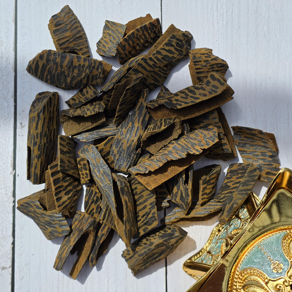 Muri Muhassan Oud Chips – Super Grade Vietnamese Agarwood Infused with Natural Oud Resin | Deep, Smooth & Resinous
