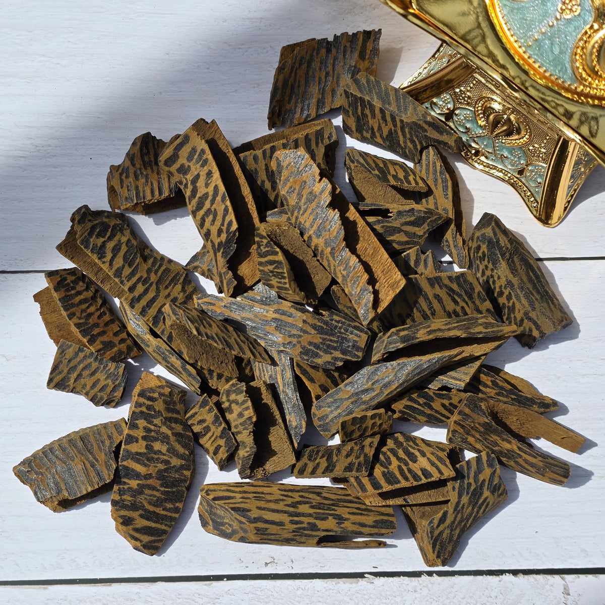 Muri Muhassan Oud Chips – Super Grade Vietnamese Agarwood Infused with Natural Oud Resin | Deep, Smooth & Resinous