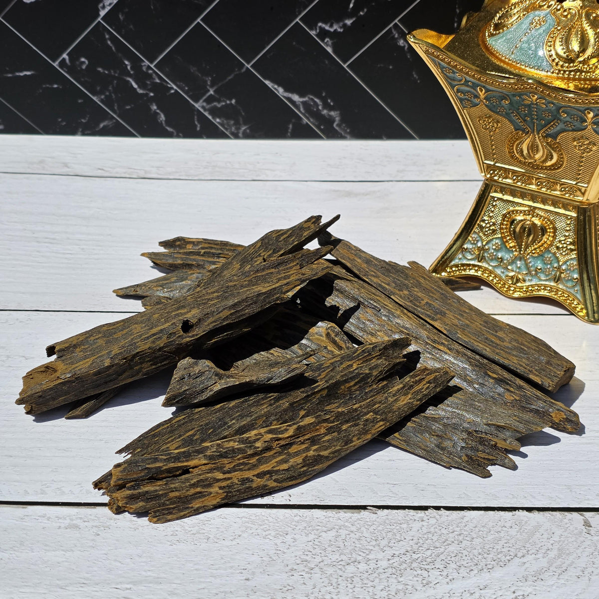 Kalimantan Muhassan Oud Chips – Double Super Vietnamese Agarwood Infused with Indonesian Oud Resin | Rich, Smooth & Resinous