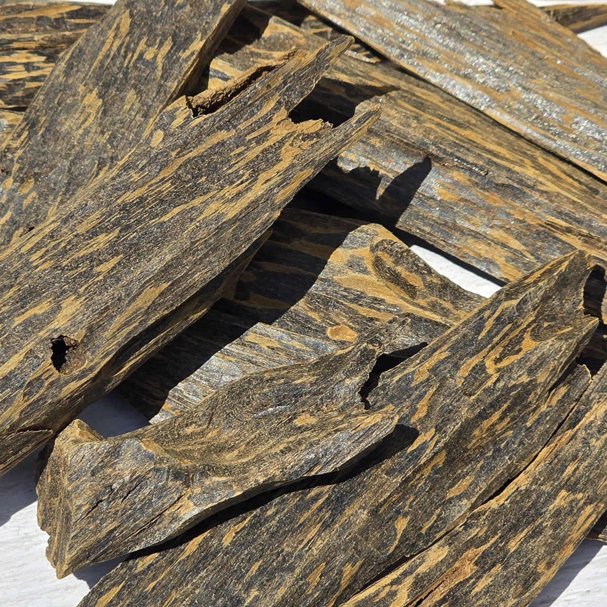 Kalimantan Muhassan Oud Chips – Double Super Vietnamese Agarwood Infused with Indonesian Oud Resin | Rich, Smooth & Resinous