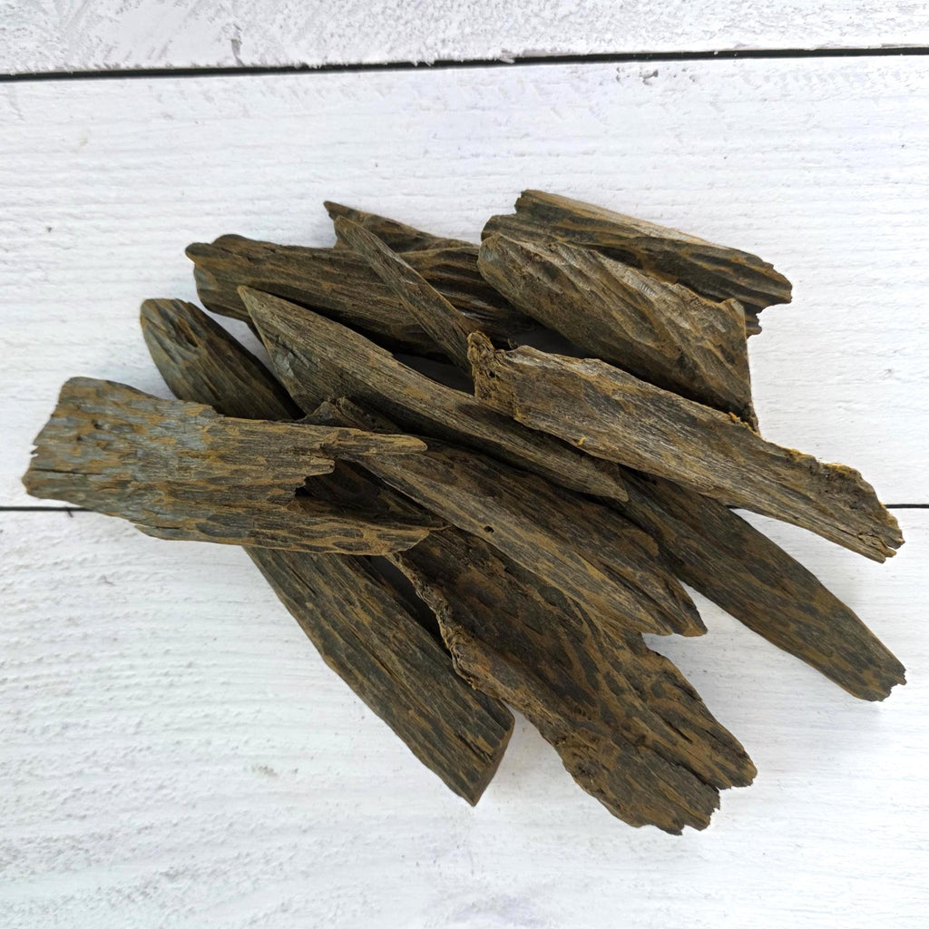 Maroke Live Enhanced Muhassan Oud Chips – Vietnamese Agarwood Infused with Papua Oud Oil and Resin | Sweet, Deep & Smoky