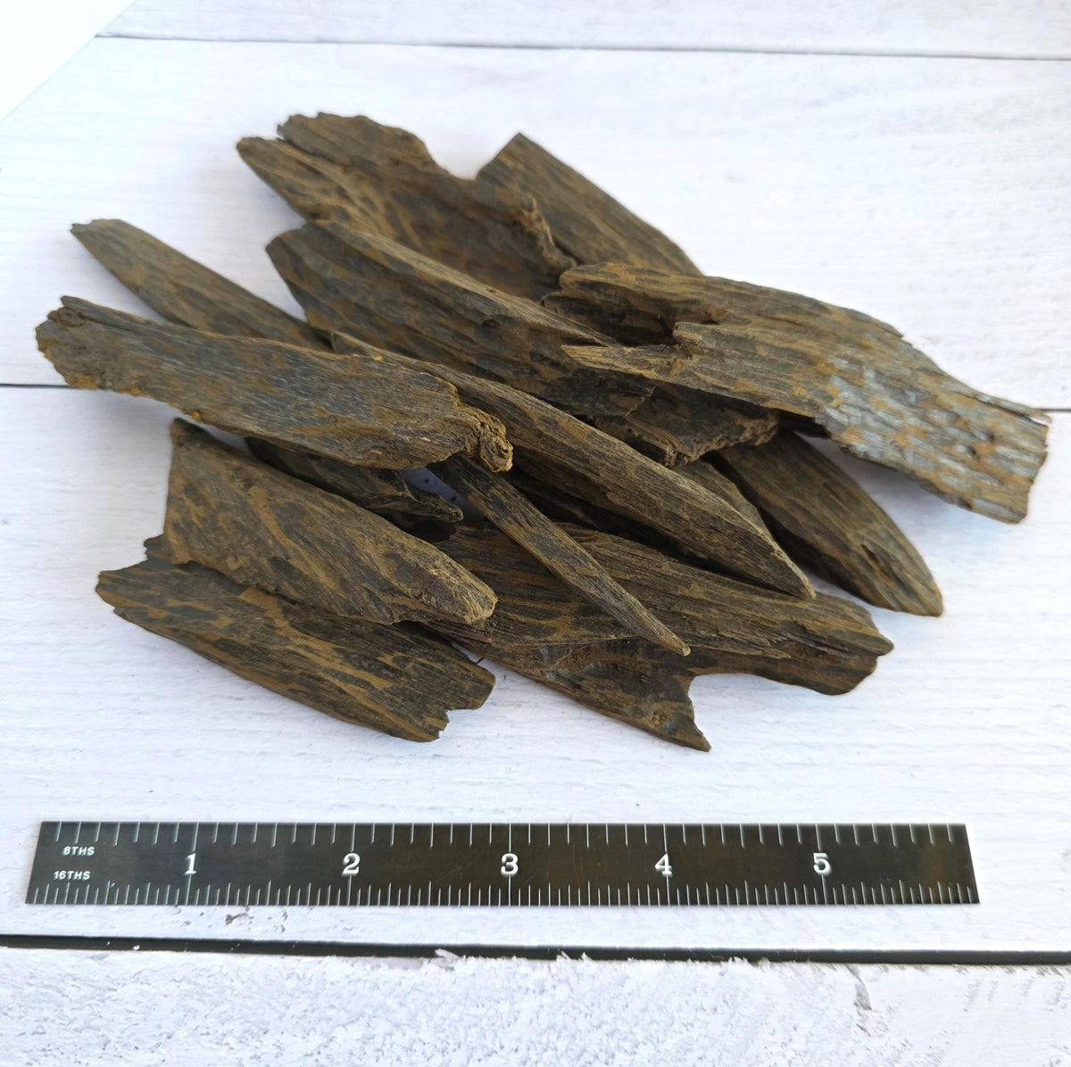 Maroke Live Enhanced Muhassan Oud Chips – Vietnamese Agarwood Infused with Papua Oud Oil and Resin | Sweet, Deep & Smoky
