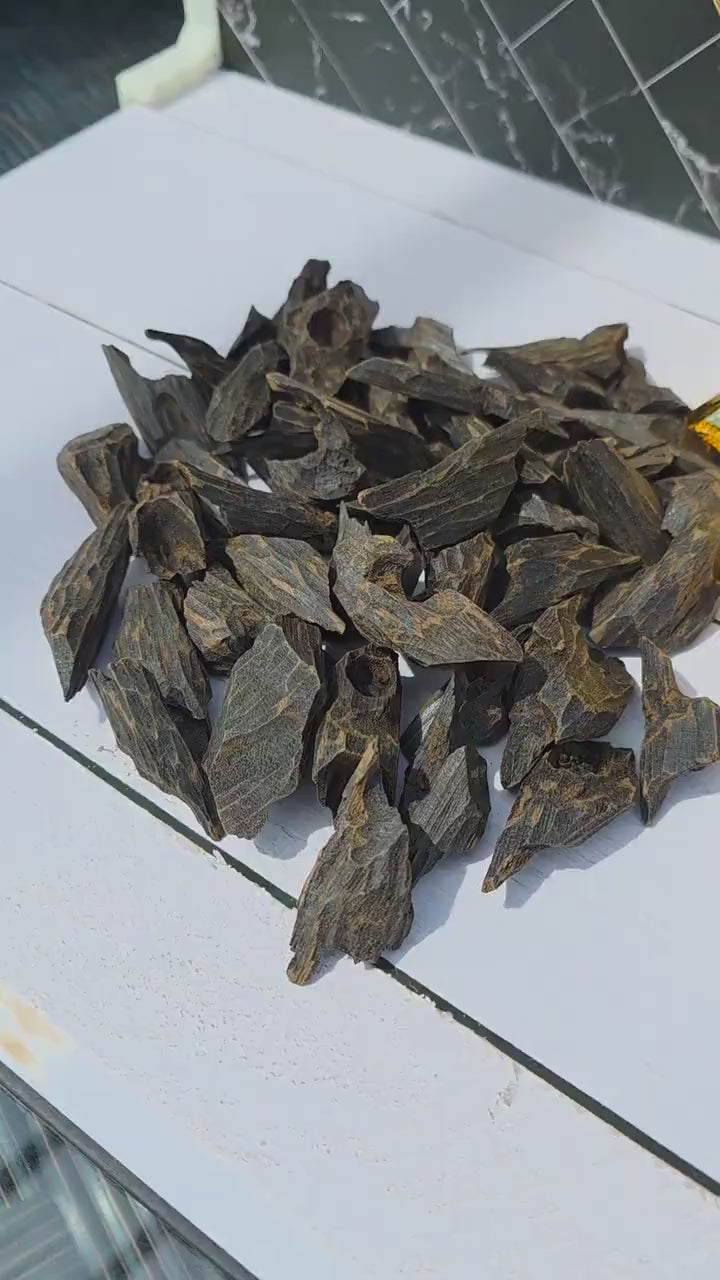 Bentley Muhassan Oud Chips – Double Super Vietnamese Agarwood